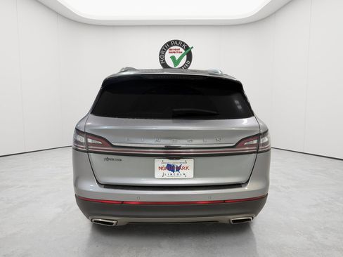 Used 2022 Lincoln Nautilus Reserve FWD image 4