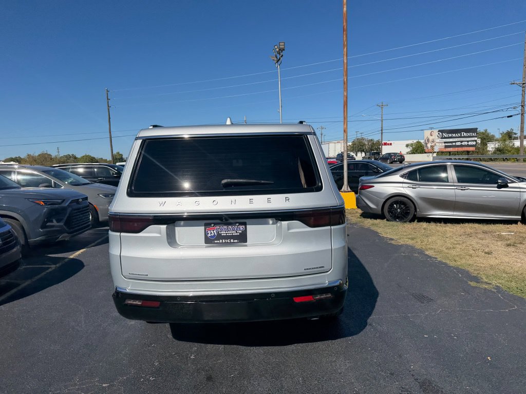 Used 2023 Jeep Wagoneer Series III w/ Premium Group I AWD/4WD image 3