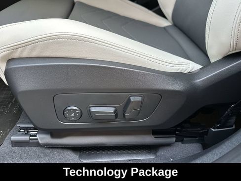 Used 2026 BMW X2 xDrive28i AWD/4WD image 18