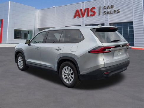 Used 2025 Toyota Grand Highlander AWD image 3