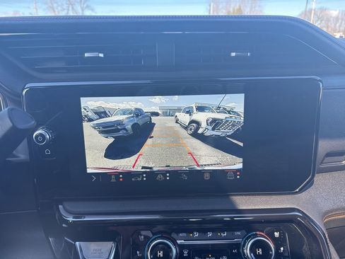 Used 2024 GMC Sierra 2500 AT4 w/ AT4 Preferred Package AWD/4WD image 23