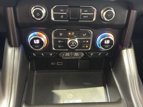 Used 2021 GMC Yukon AT4 w/ Rear Media and Nav Package AWD/4WD image 34