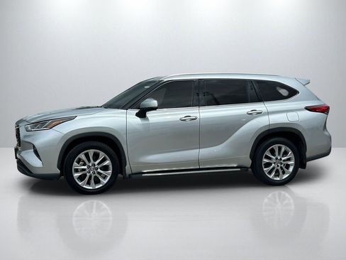 Used 2022 Toyota Highlander Limited image 8