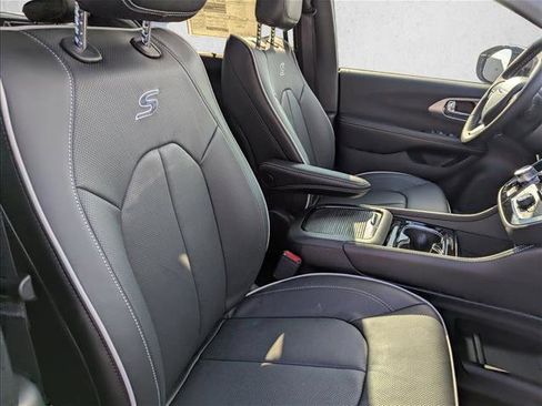 New 2026 Chrysler Pacifica Limited w/ S Appearance Package image 29