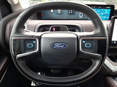 Used 2025 Ford Expedition Max Platinum w/ Platinum Ultimate Package AWD/4WD image 20