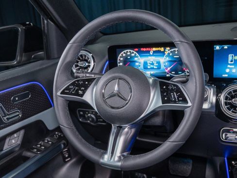 New 2026 Mercedes-Benz GLB 250 4MATIC image 16