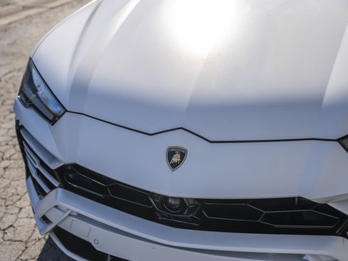 Used 2021 Lamborghini Urus image 12