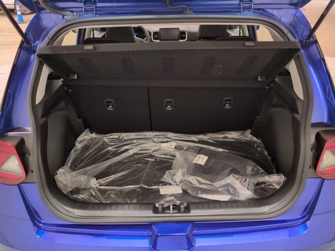 Used 2025 Hyundai Venue SEL image 14