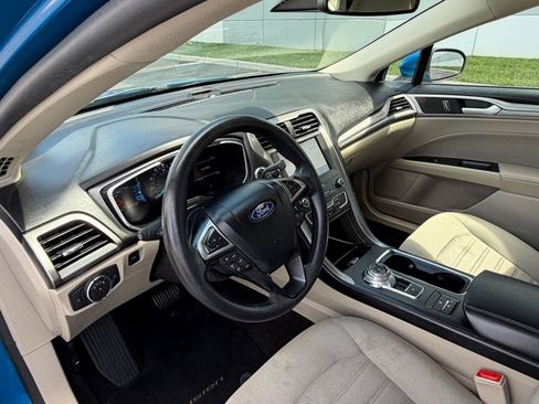 Used 2020 Ford Fusion SE FWD image 25
