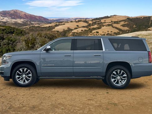 Used 2016 Chevrolet Suburban LTZ image 7