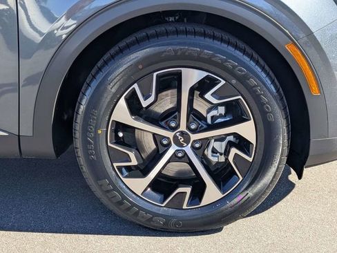 Used 2023 Kia Sportage EX image 11