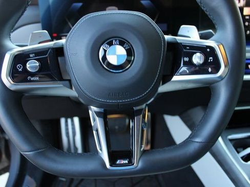 Used 2023 BMW 740i w/ Executive Package image 11