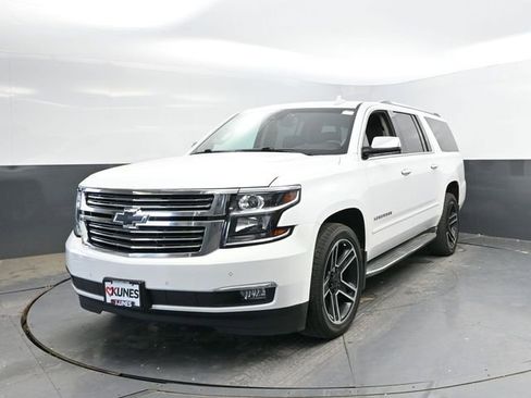 Used 2018 Chevrolet Suburban Premier AWD/4WD image 8