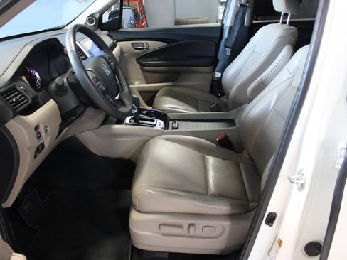 Used 2018 Honda Ridgeline RTL-E image 4