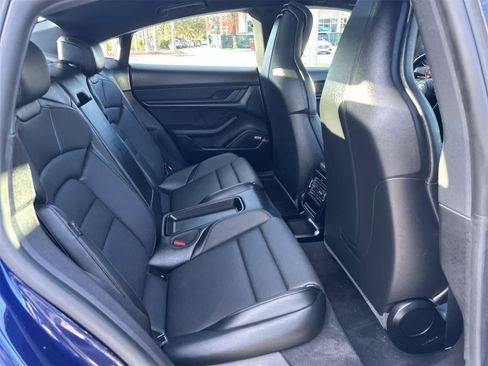 Used 2021 Porsche Taycan image 17