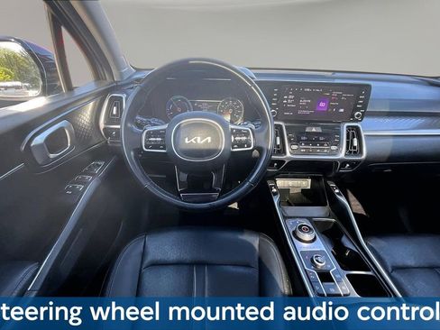 Used 2023 Kia Sorento EX w/ Panoramic Sunroof Package AWD/4WD image 9