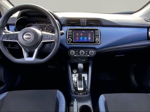 Used 2025 Nissan Versa SV image 7