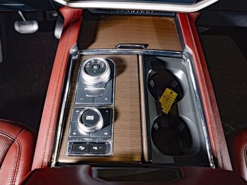 Used 2022 Ford Expedition Max Limited image 19