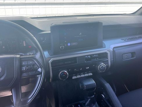 Used 2025 Toyota Tacoma SR5 image 7