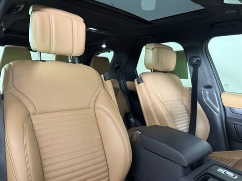 Used 2023 Land Rover Discovery HSE R-Dynamic AWD/4WD image 32