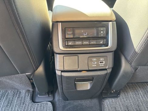 Used 2024 Subaru Ascent Limited image 16