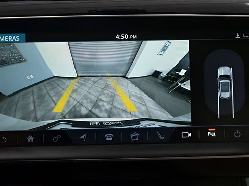 Used 2019 Jaguar F-PACE Premium AWD/4WD image 26