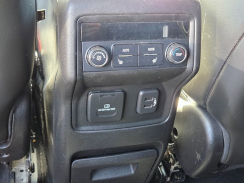 Used 2018 GMC Acadia SLT FWD image 17