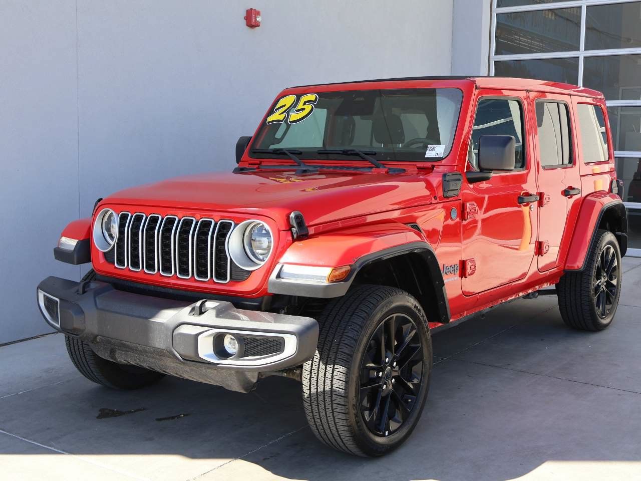 Used 2025 Jeep Wrangler Unlimited Sahara w/ Safety Group AWD/4WD image 1
