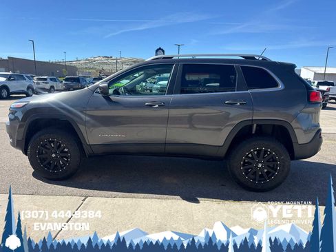 Used 2015 Jeep Cherokee Latitude AWD/4WD image 6