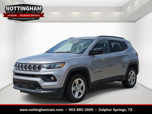 Used 2024 Jeep Compass Latitude AWD/4WD image 3
