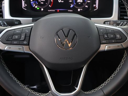 Used 2023 Volkswagen Atlas Cross Sport SE w/ Black Wheel Package image 19