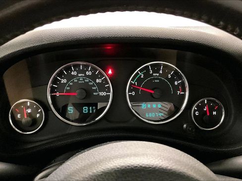 Used 2016 Jeep Wrangler Unlimited Rubicon w/ Dual Top Group AWD/4WD image 13