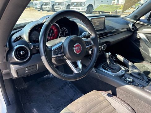 Used 2017 FIAT 124 Spider Abarth image 5