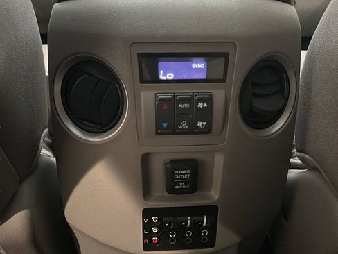 Used 2013 Honda Pilot Touring image 32