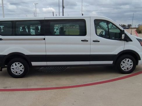 Used 2023 Ford Transit 350 XLT image 9