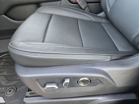 New 2026 GMC Yukon Denali w/ Sun & Power Step Package image 17