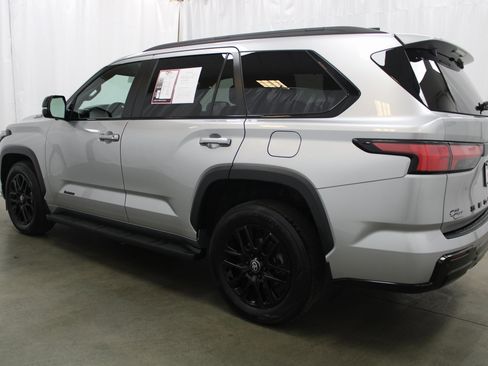 Used 2025 Toyota Sequoia Limited w/ Tow Technology Package image 7