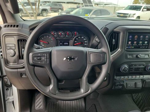 Used 2025 Chevrolet Silverado 1500 Custom image 15