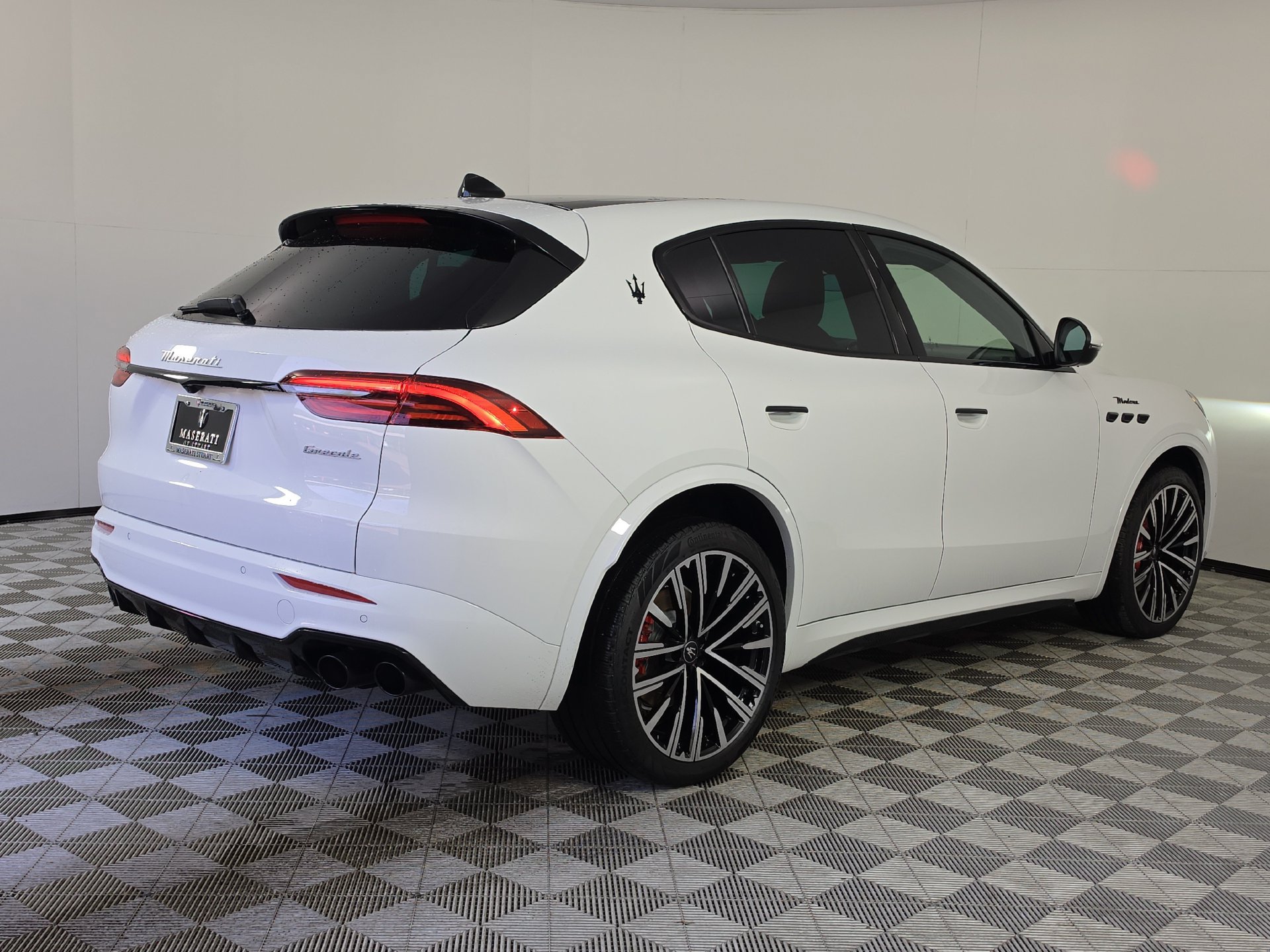 Used 2025 Maserati Grecale Modena AWD/4WD image 7