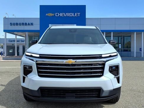New 2026 Chevrolet Traverse LT w/ Driver Confidence Package AWD/4WD image 2