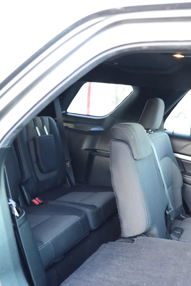 Used 2018 Ford Explorer XLT w/ Equipment Group 201A FWD image 53