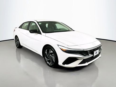 New 2025 Hyundai Elantra Sport image 3