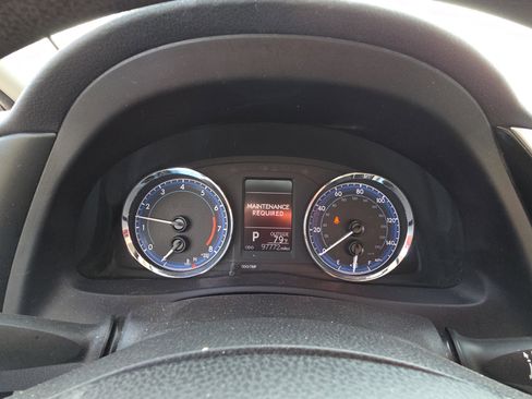 Used 2017 Toyota Corolla LE FWD image 9