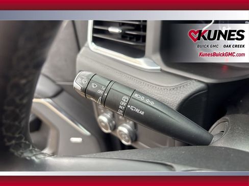 Used 2023 GMC Yukon XL Denali image 16