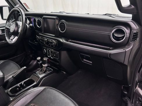 Certified 2023 Jeep Wrangler Unlimited Sahara w/ Cold Weather Group image 18