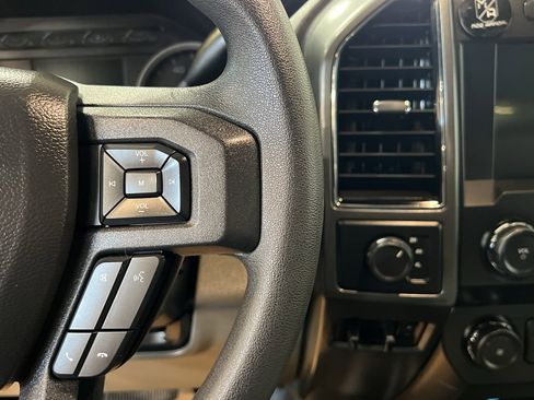 Used 2022 Ford F250 XLT w/ Black Appearance Package image 32