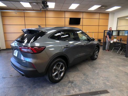 Certified 2025 Ford Escape ST-Line AWD/4WD image 7
