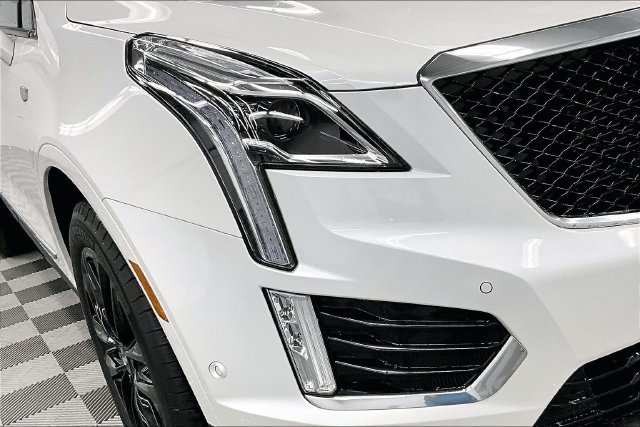 Used 2025 Cadillac XT5 Sportv w/ Technology Package AWD/4WD image 35