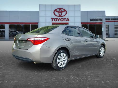 Used 2016 Toyota Corolla LE FWD image 6