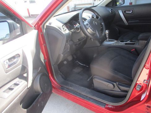 Used 2015 Nissan Rogue S w/ Convenience Package AWD/4WD image 9